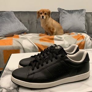 Nike Tennis Classic Size 11 Black/White Low Top